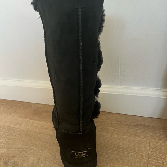 Excellent Condition Genuine UGGs Size 7 - Picture 5 of 10